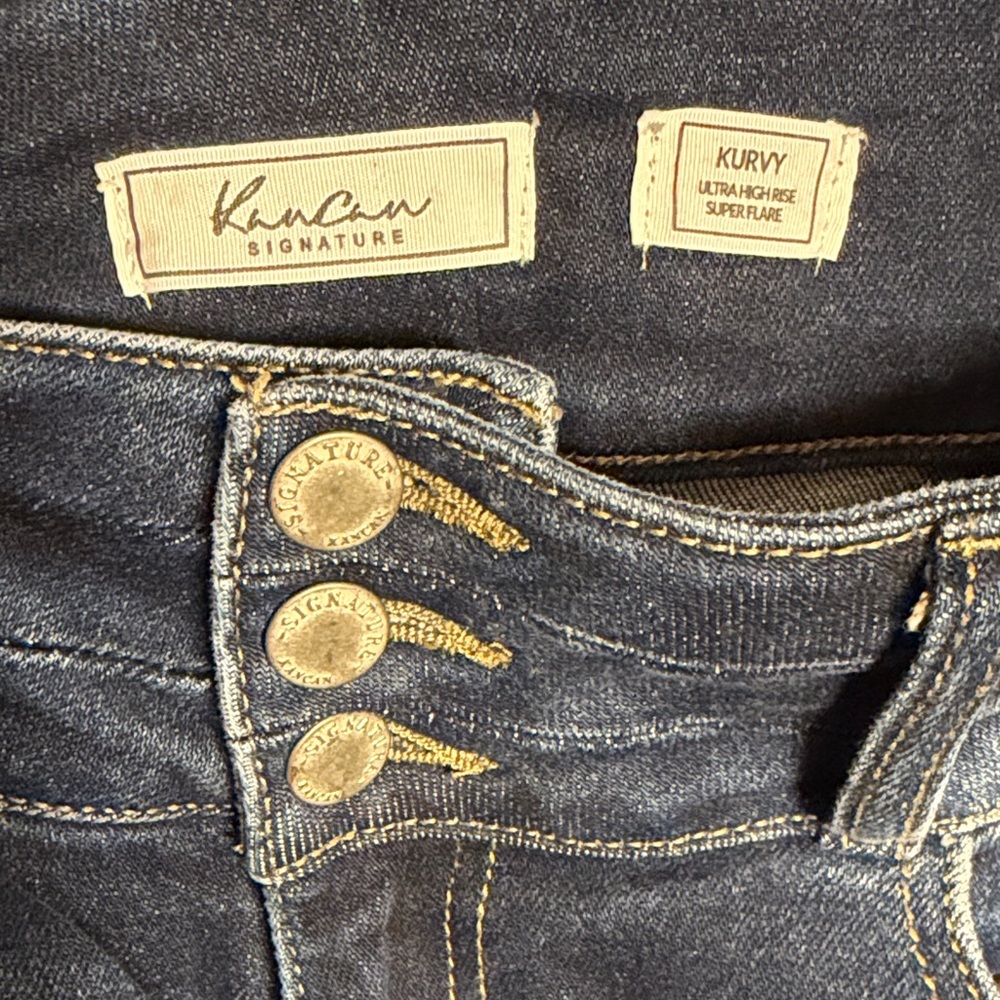KanCan Signature Kurvy Ultra High Rise‎ Super Flare Dark Wash Jeans Size 28 - Picture 3 of 4